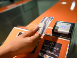 Presentazione del sistema di pagamento con carte contactless in metropolitana