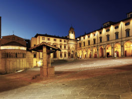 Arezzo Piazza Grande. foto ©Enrico Caracciolo/Viatoribus