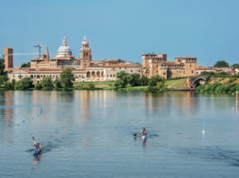 Mantova - vista della citta da Campo Canoa. foto ©Nascimbene-Marinelli