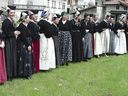 Scanno Abiti Tradizionali per la Festa delle Catenacce