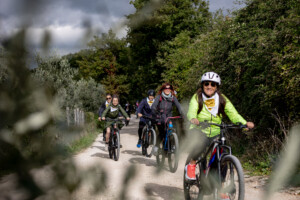 Grande pedalata lungo la fascia olivata Assisi-Spoleto